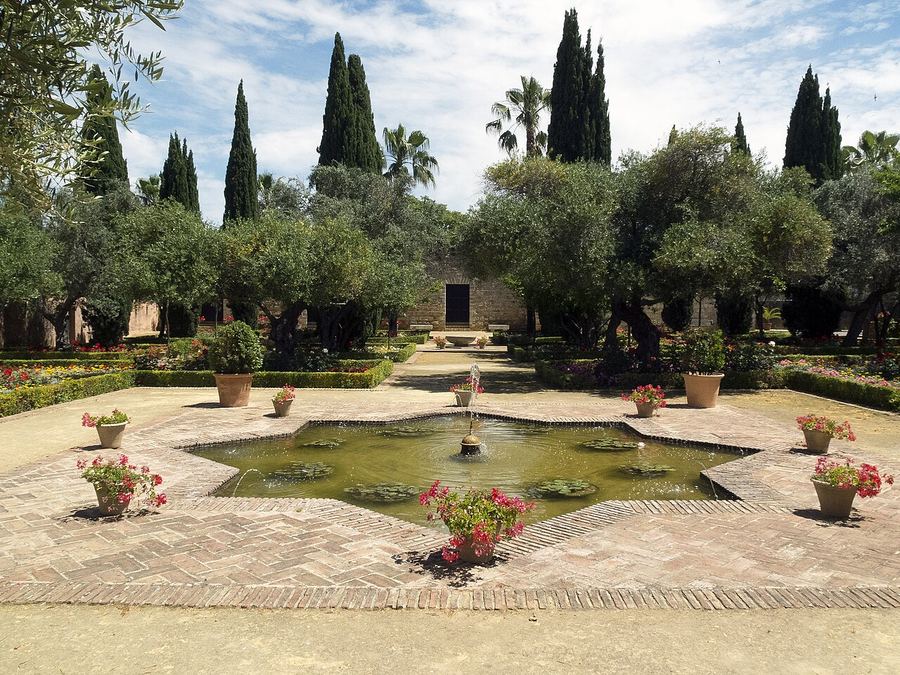 Jardines del Alcázar de Jerez con su fuente